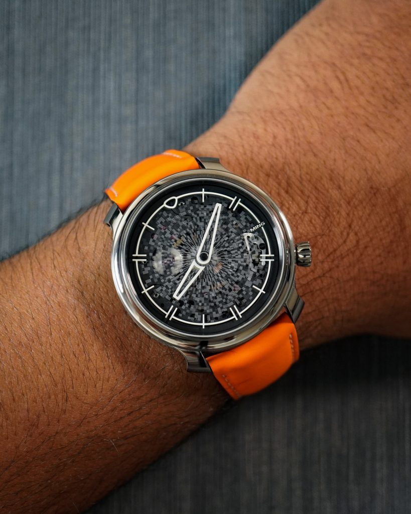 ming 20.11 mosaic sapphire dial watch schwarz etienne
