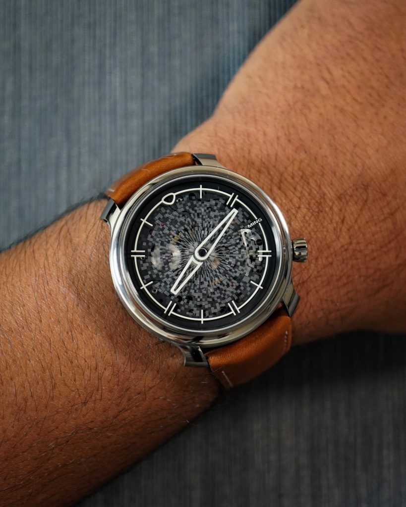 ming 20.11 mosaic sapphire dial watch schwarz etienne