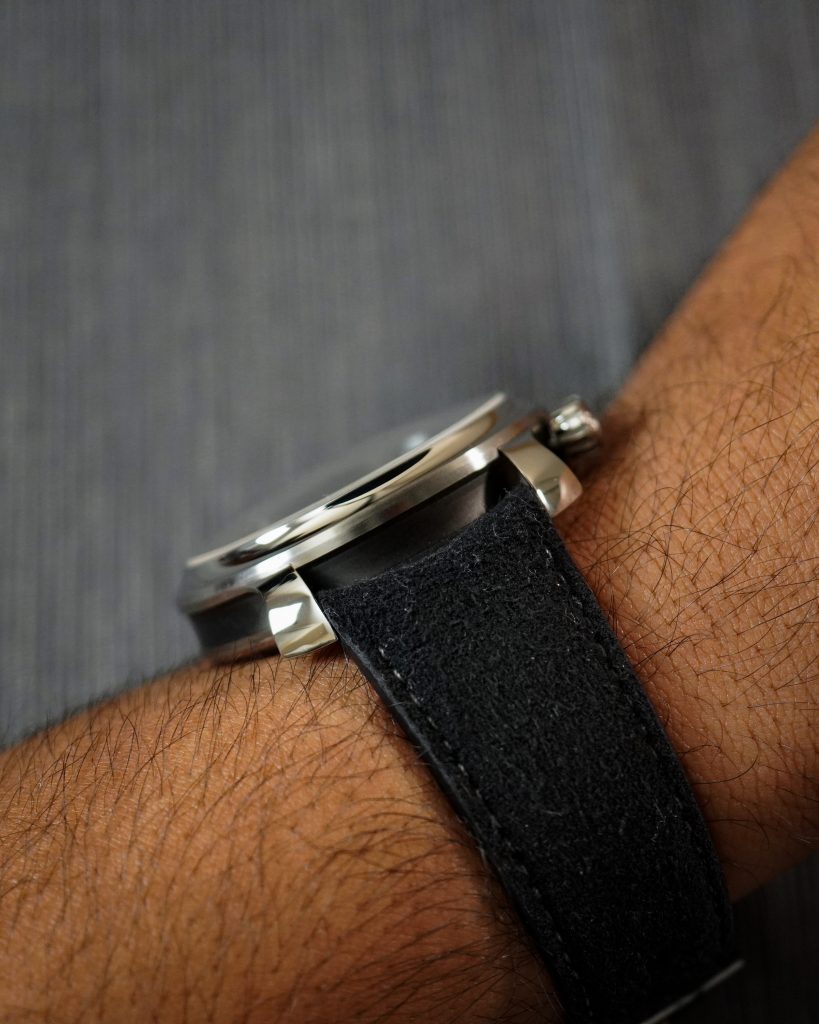 ming 20.11 mosaic sapphire dial watch schwarz etienne