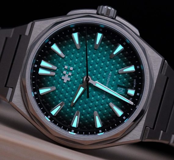 Christopher Ward Twelve Ti Aurora Green